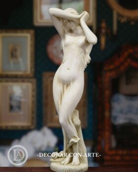 Escultura de Venus desperezándose Scultura di Venere in risveglio,