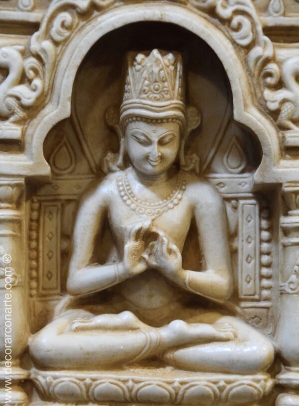 relieve Buda coronado
