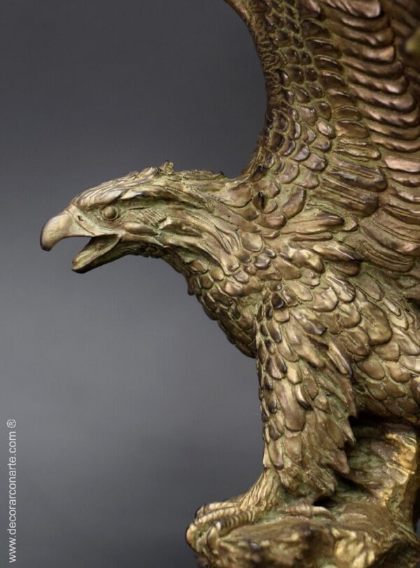 águila pátina bronce