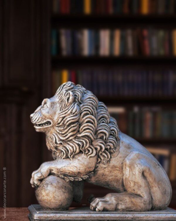 escultura de león veneciano