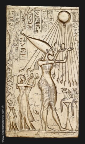 relieve egipcio rey Akenatón