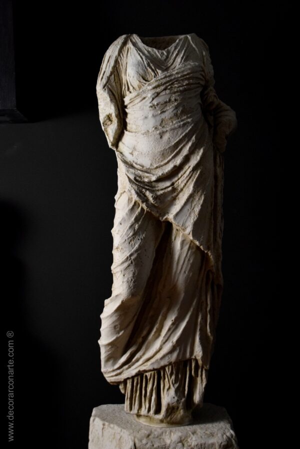 torso romano mujer