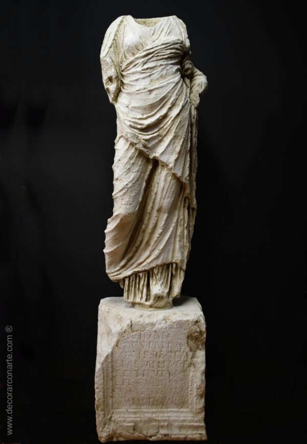 torso romano mujer
