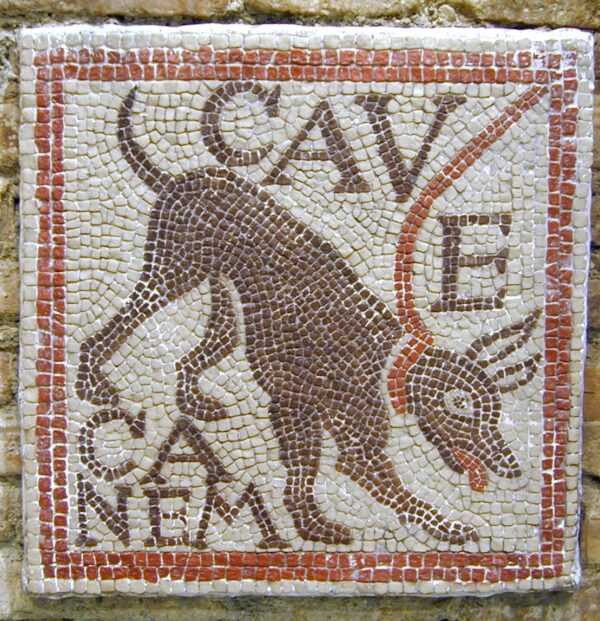 Mosaico romano CAVE CANEM