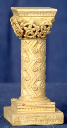Capitel San Andrés de Arroyo. 17x8x8cm