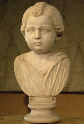 niña con toga