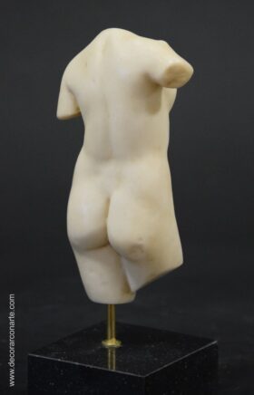 Torso de Afrodita. Ampurias. Alt: 13 cm.