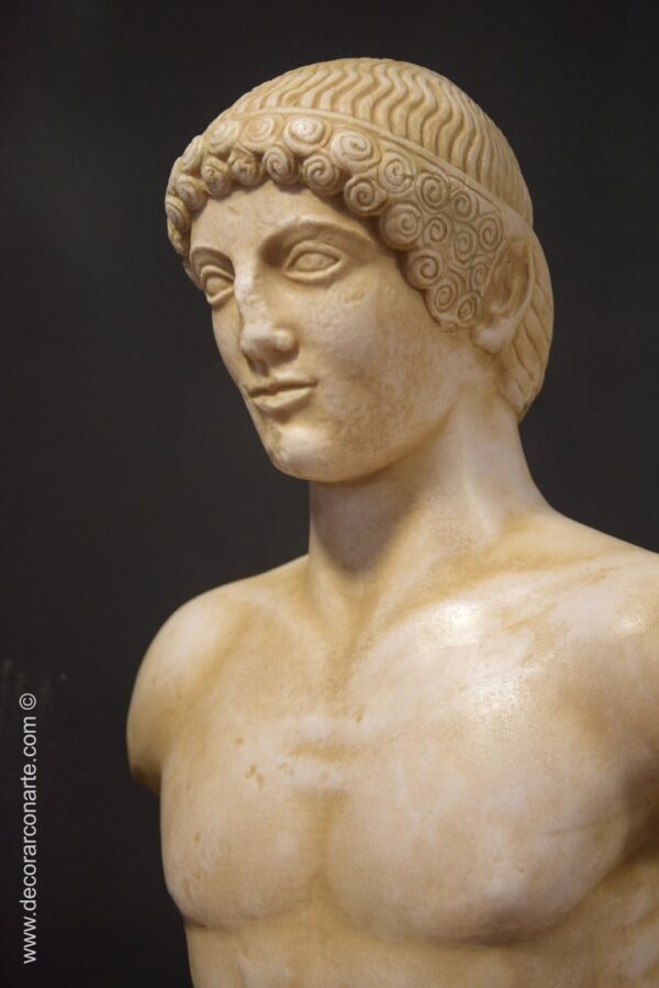 Apolo arcaico griego