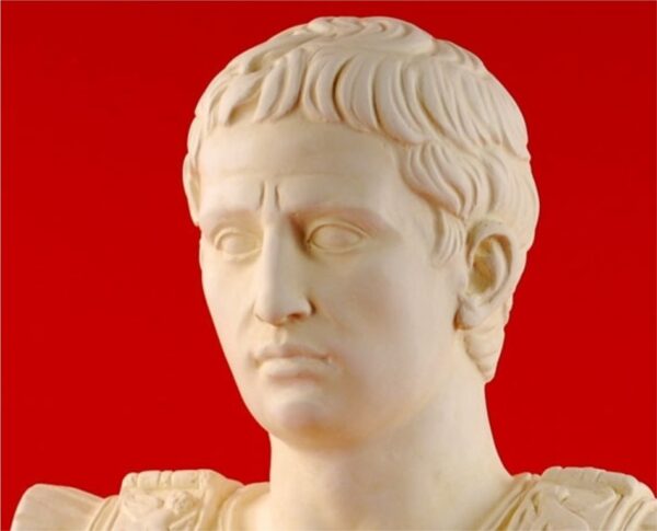 escultura decoración busto Augusto