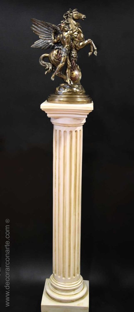 Pegaso Perseo columna