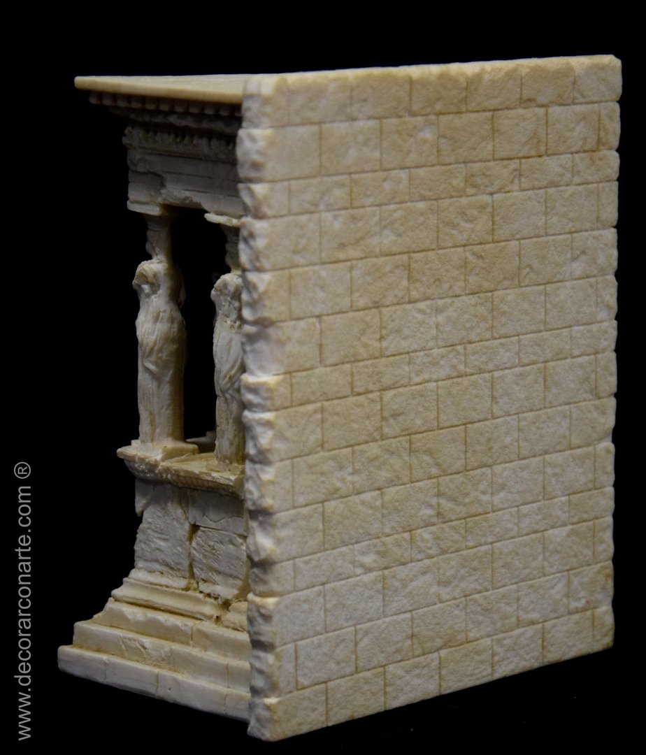 figura decorativa maqueta fachada Erecteion templo Acrópolis