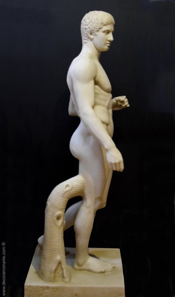 escultura jardín Doríforo Policleto