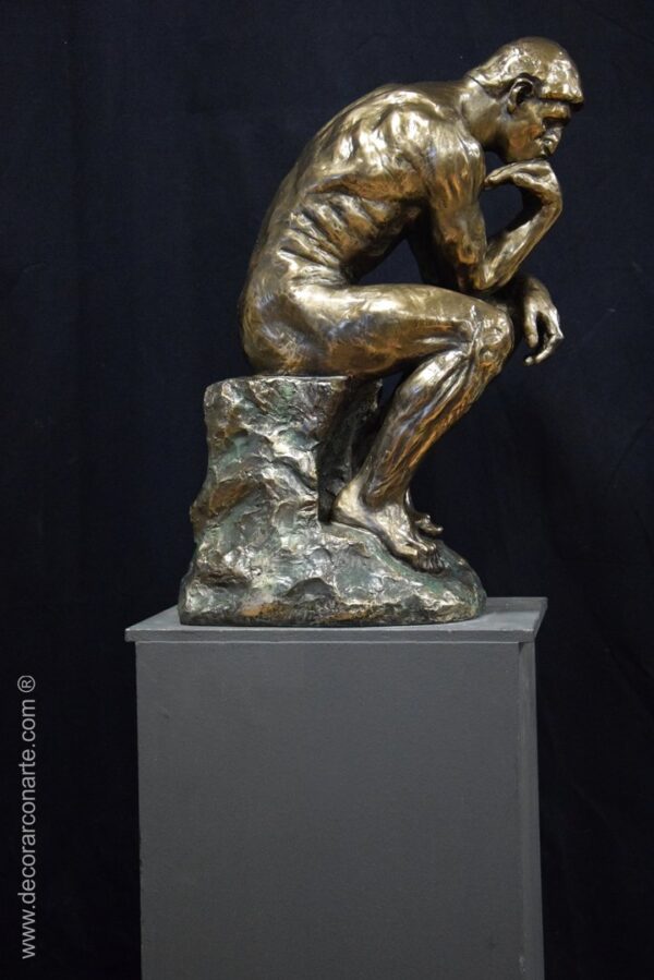 Figura di Pensatore di Rodin. 48x30x20cm