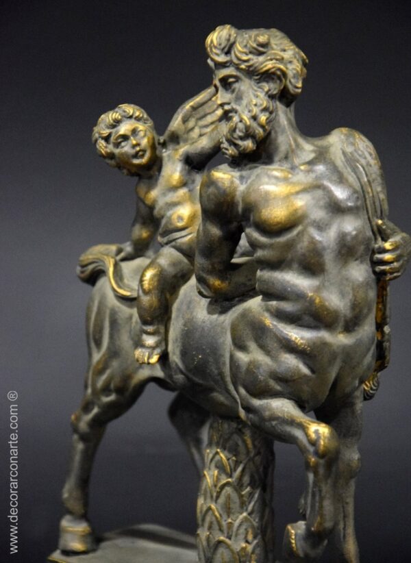 figura decorativa cupido centauro