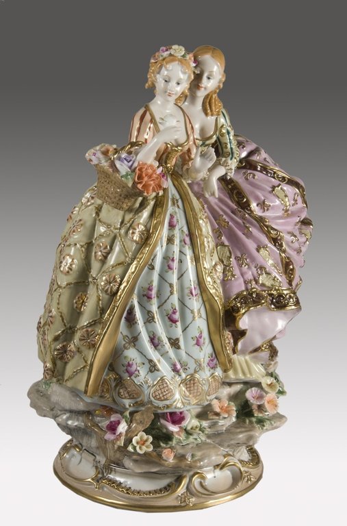 figura decorativa damas porcelana