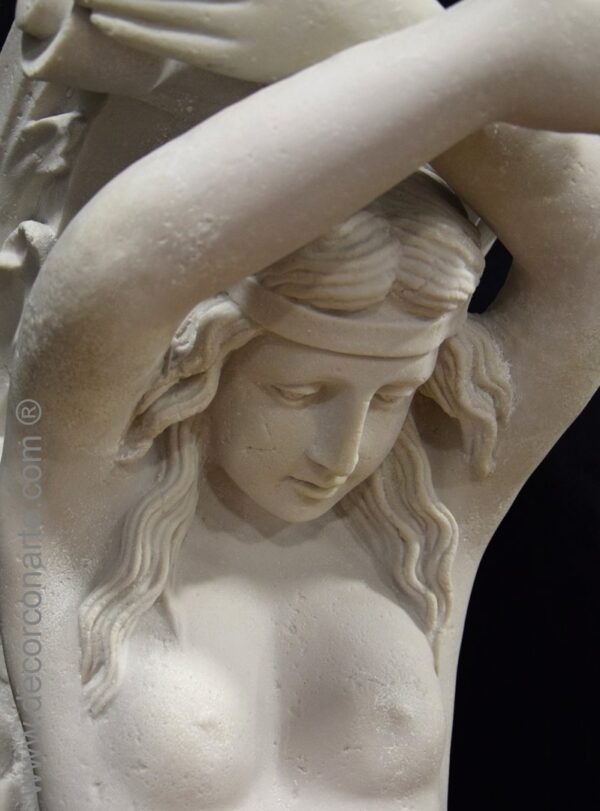 escultura decoración ménsula mujer
