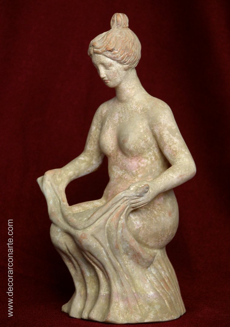 figura decorativa tanagra Venus cuclillas