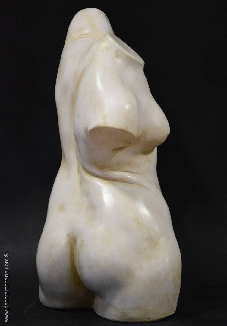 escultura decoración torso mujer