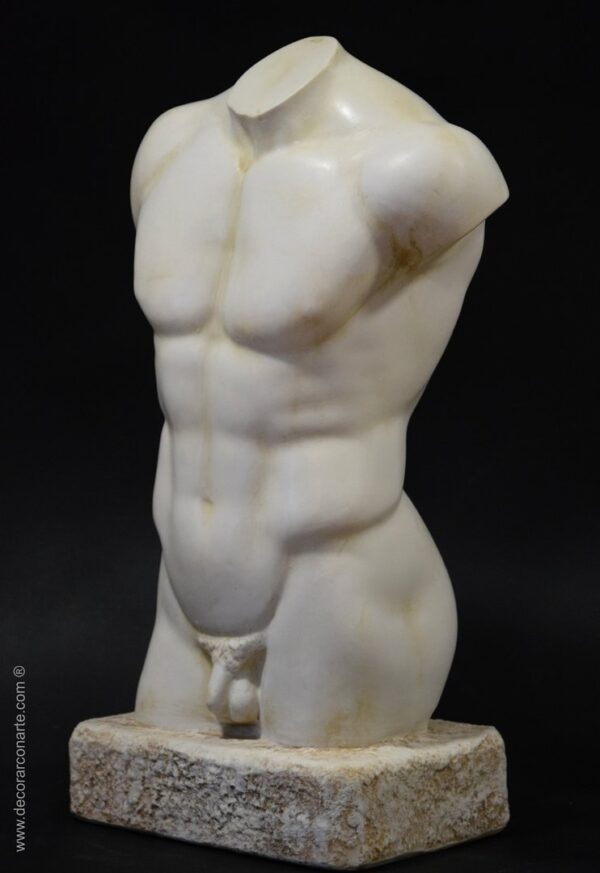 escultura decoración torso masculino