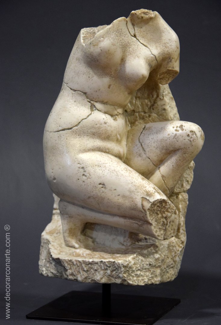 figura decorativa Venus arrodillada