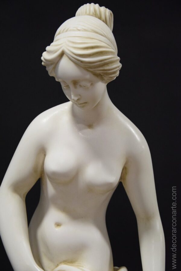 figura decorativa Venus baño