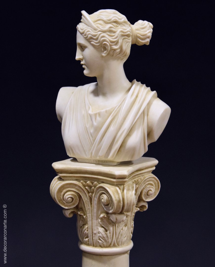 figura decorativa busto Artemisa columna