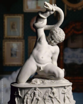 Scultura di Ercole bambino. Altezza 50cm