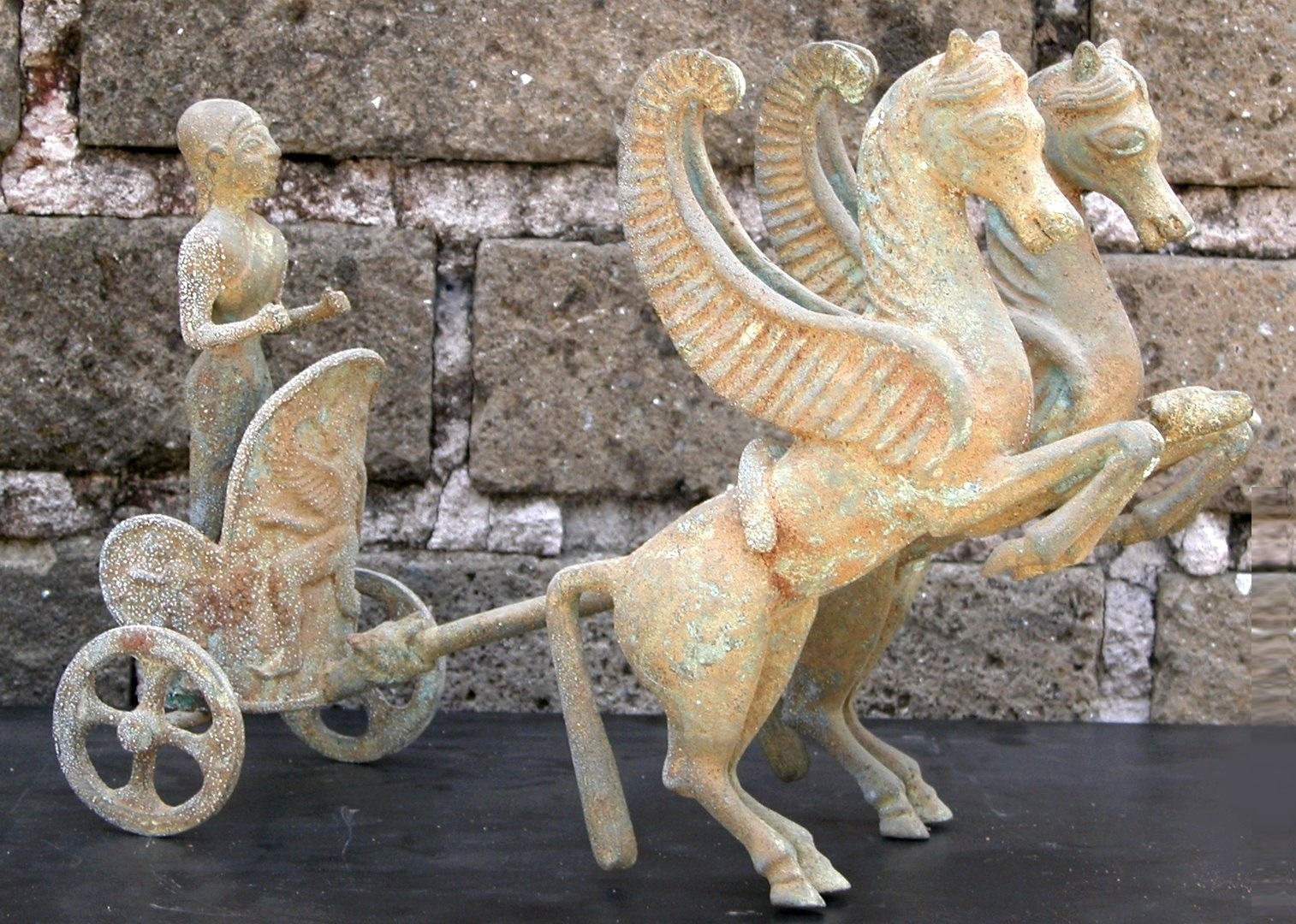 Biga-pegasos-etruscos-_Bronce