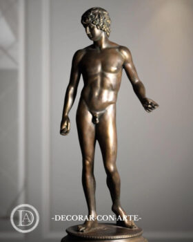 Antinoo con pátina de bronce Antinous with bronze patina
