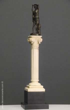 Artemisa columna