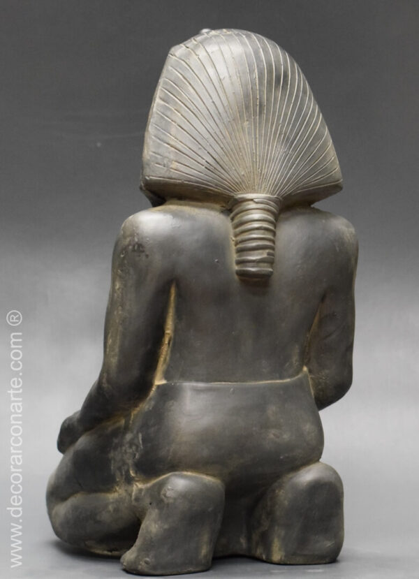 Figura egipcia arrodillada de Hor-wedja