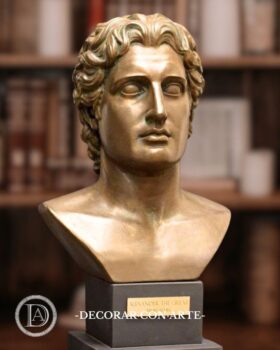 Busto de Alejandro Magno. Pátina bronce. 32 cm.