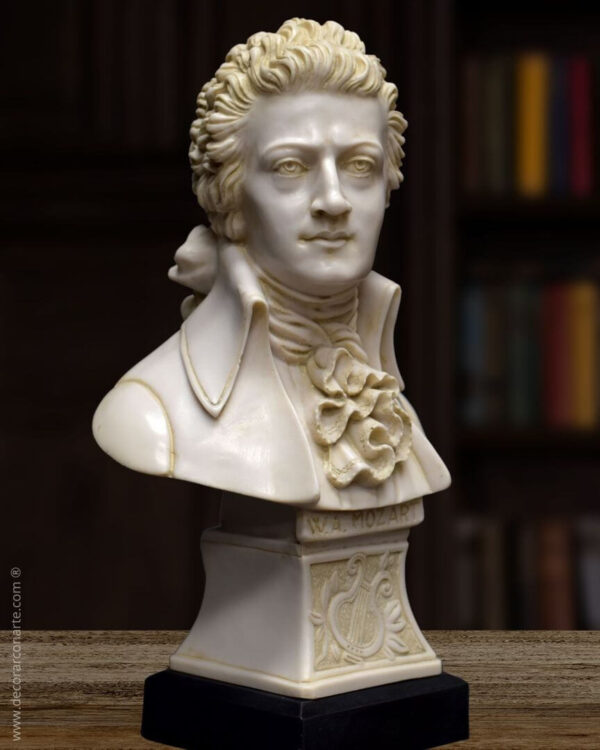busto de mozart en marmol moldeado Buste de Mozart en marbre moulé